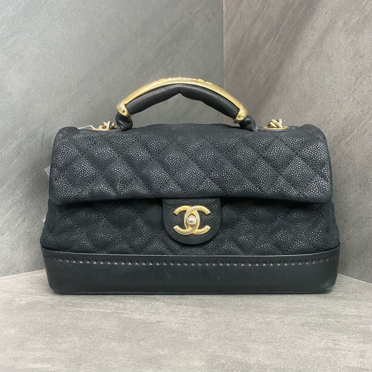 Chanel handle Flap lichee pattern cowhide Mumbai Series Black-Gold