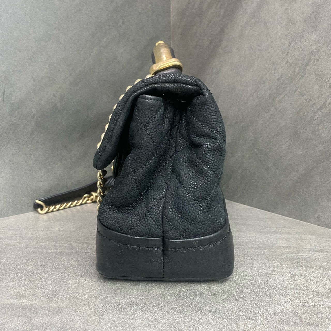 Chanel handle Flap lichee pattern cowhide Mumbai Series Black-Gold