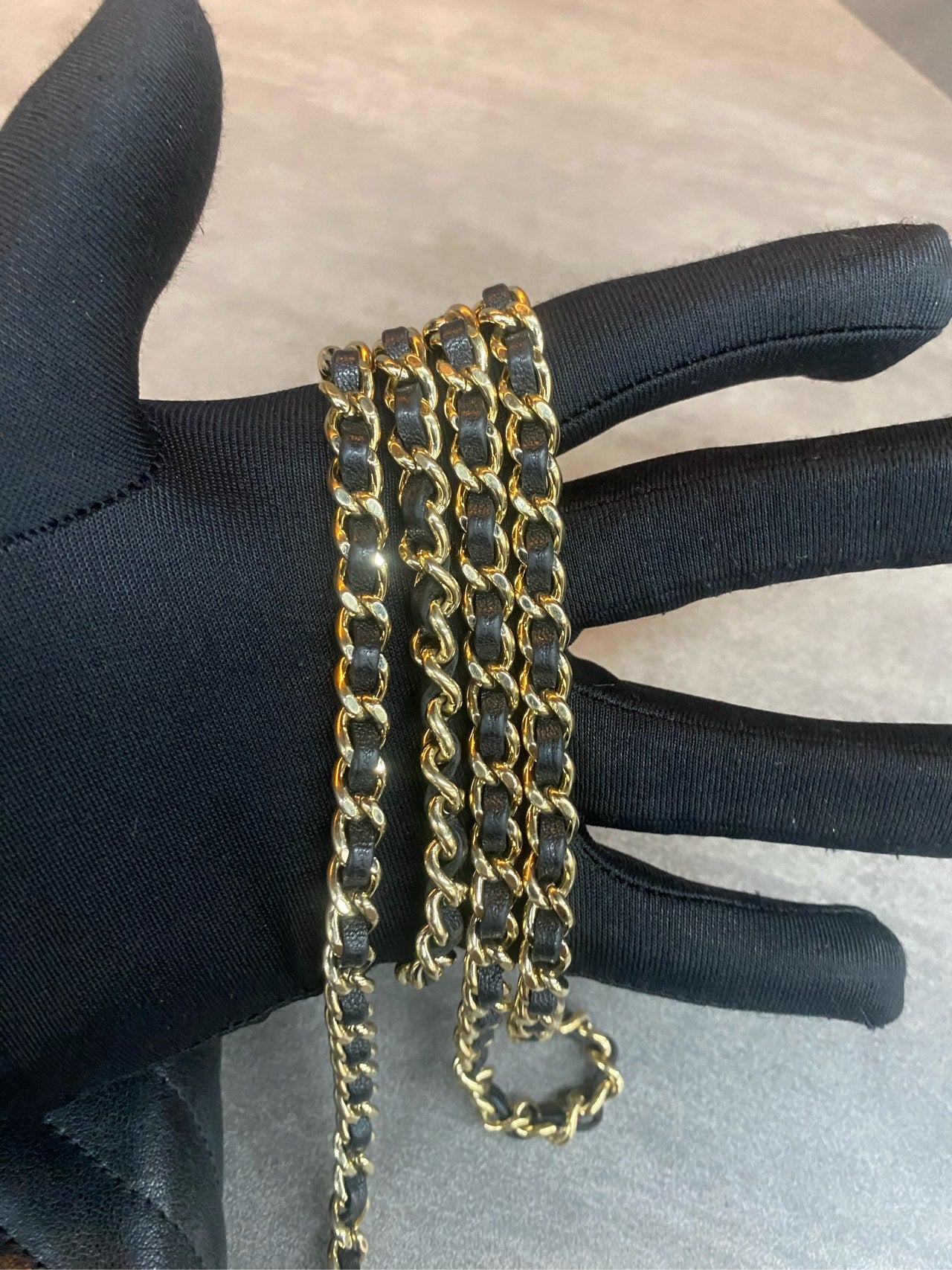 Chanel Diana Flap “V” pattern woc Black-Gold