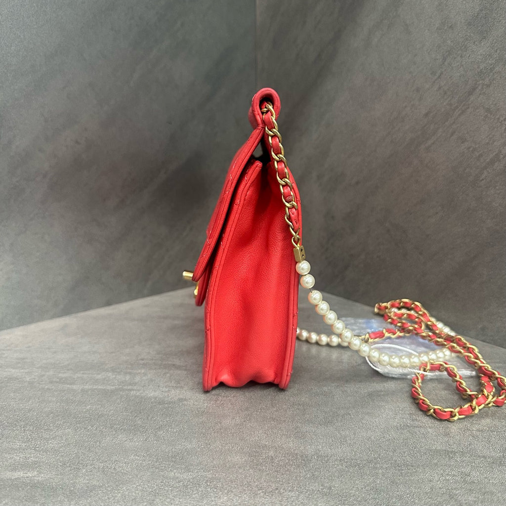 Chanel Classic Flap Vertical version sheepskin with pearl red