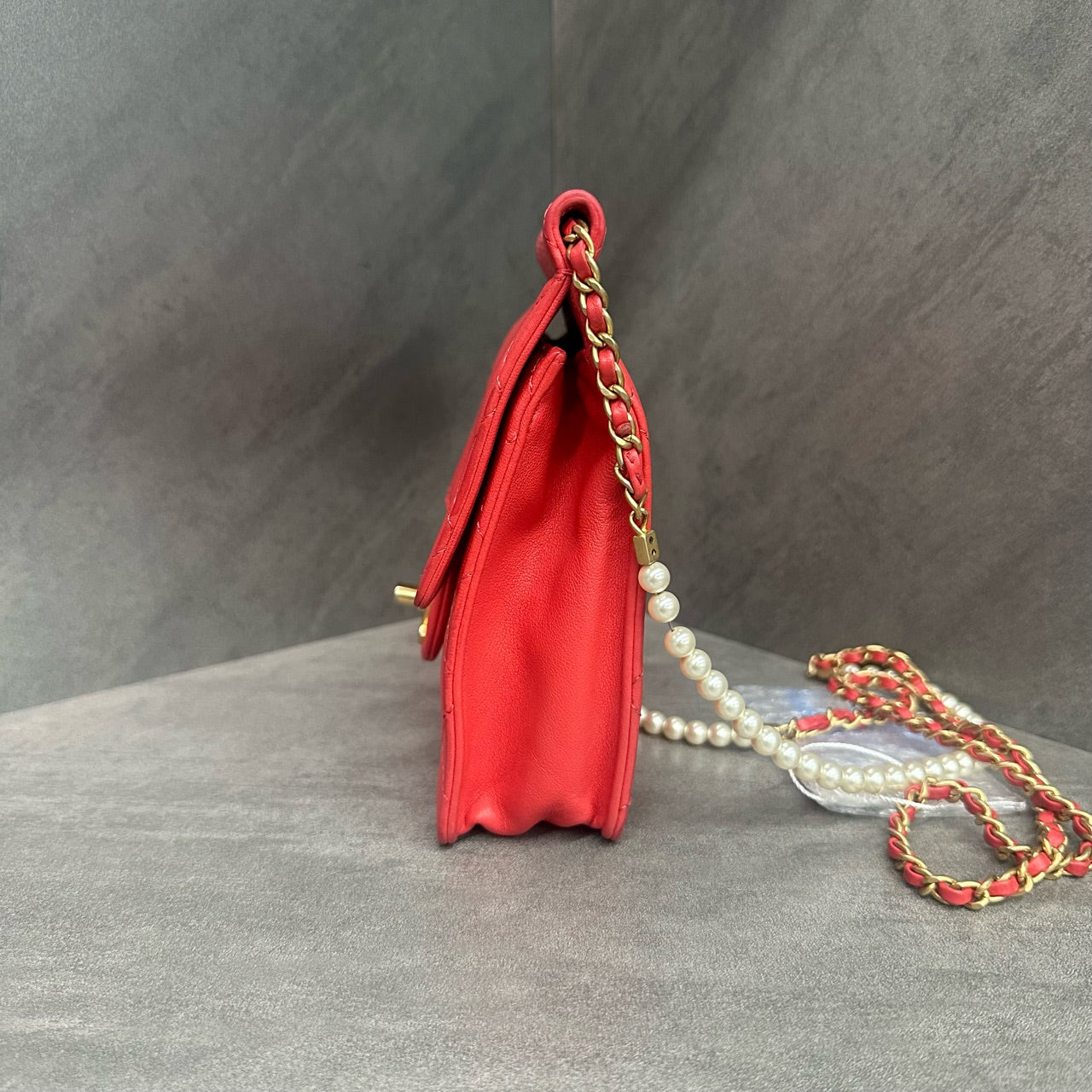 Chanel Classic Flap Vertical version sheepskin with pearl red