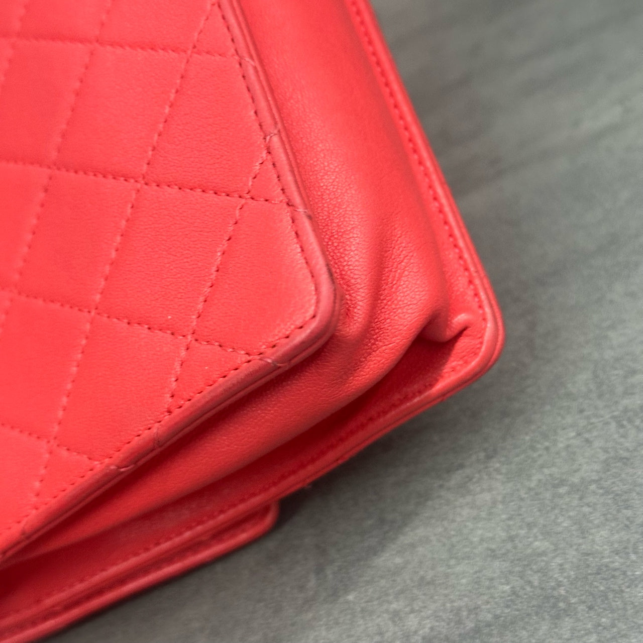 Chanel Classic Flap Vertical version sheepskin with pearl red
