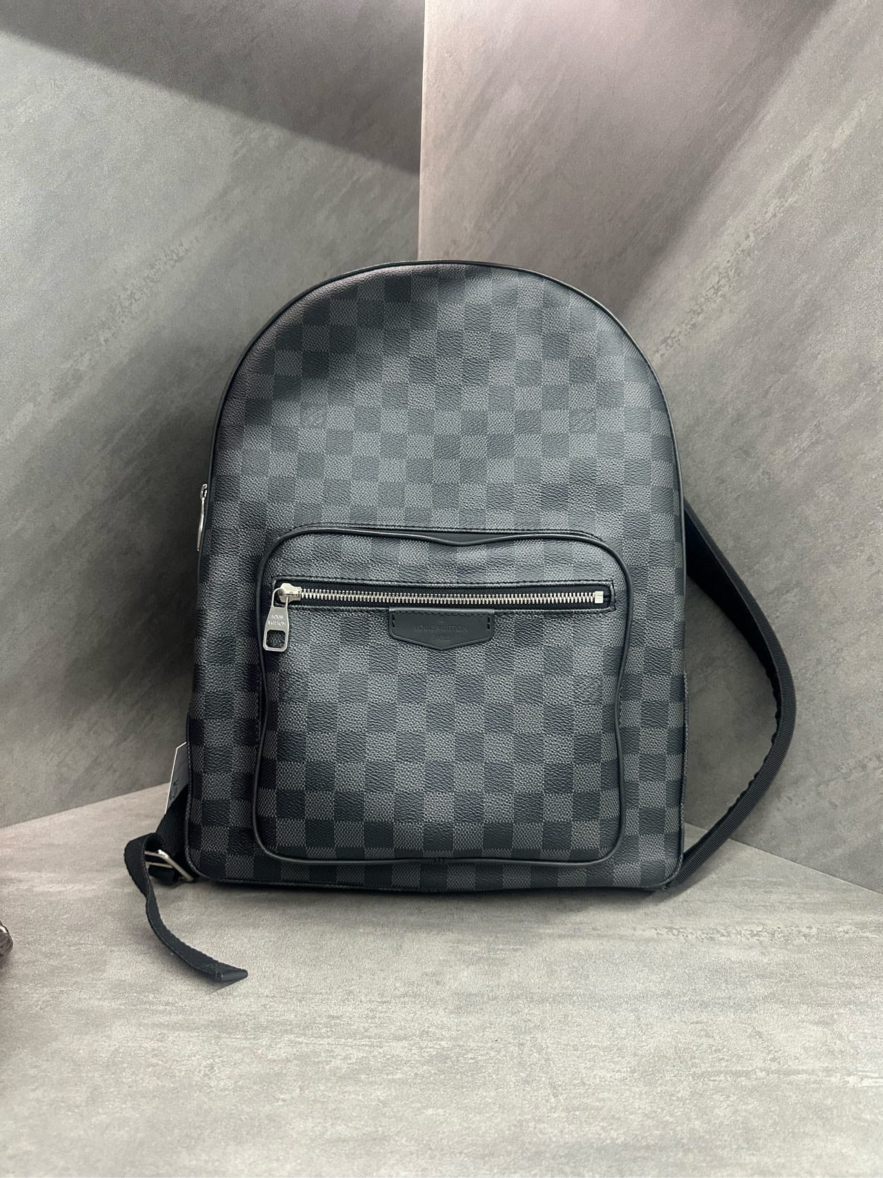 LV Josh Black-grey checkerboard pattern