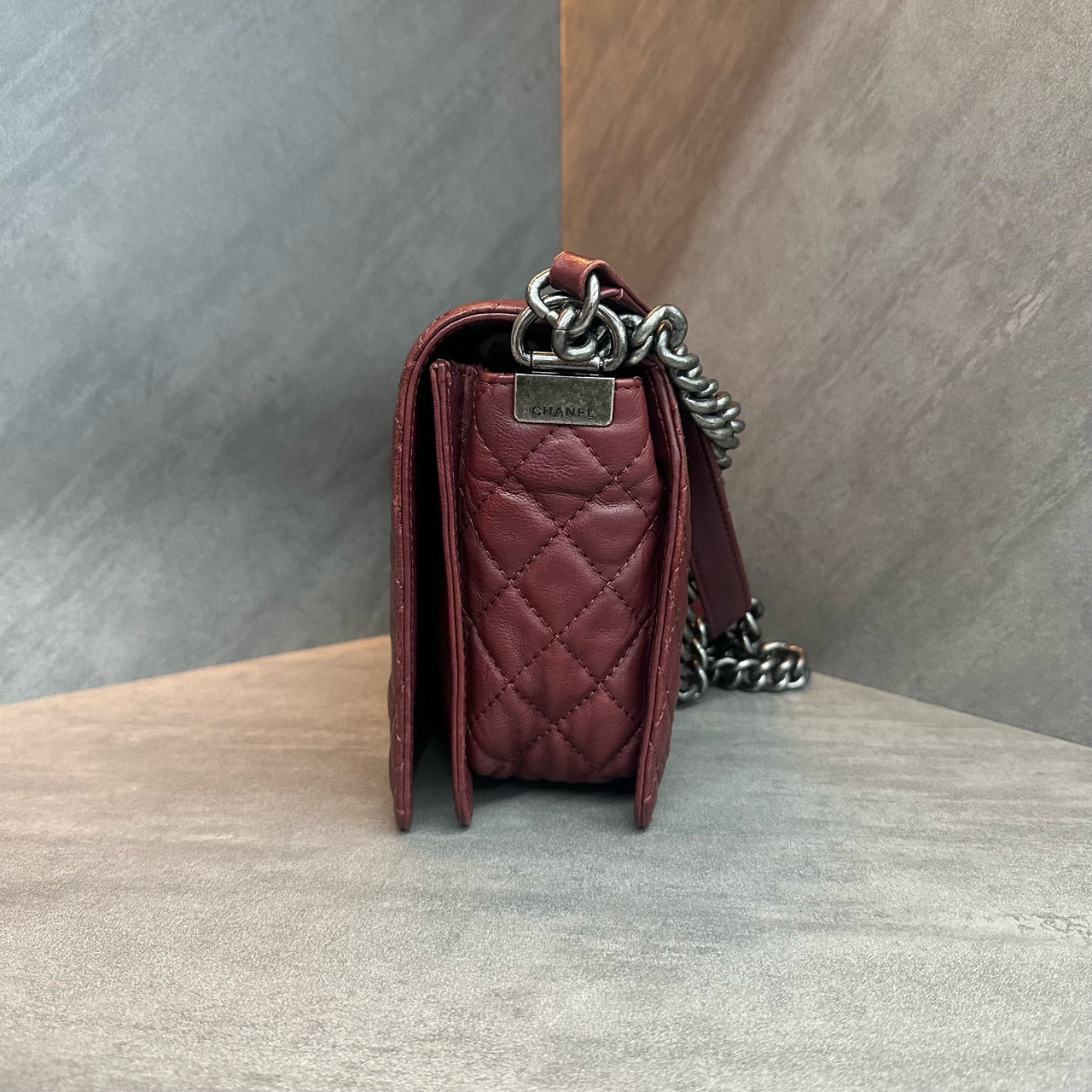Chanel leboy &nbsp;cowhide vintage soft box middle-large size red