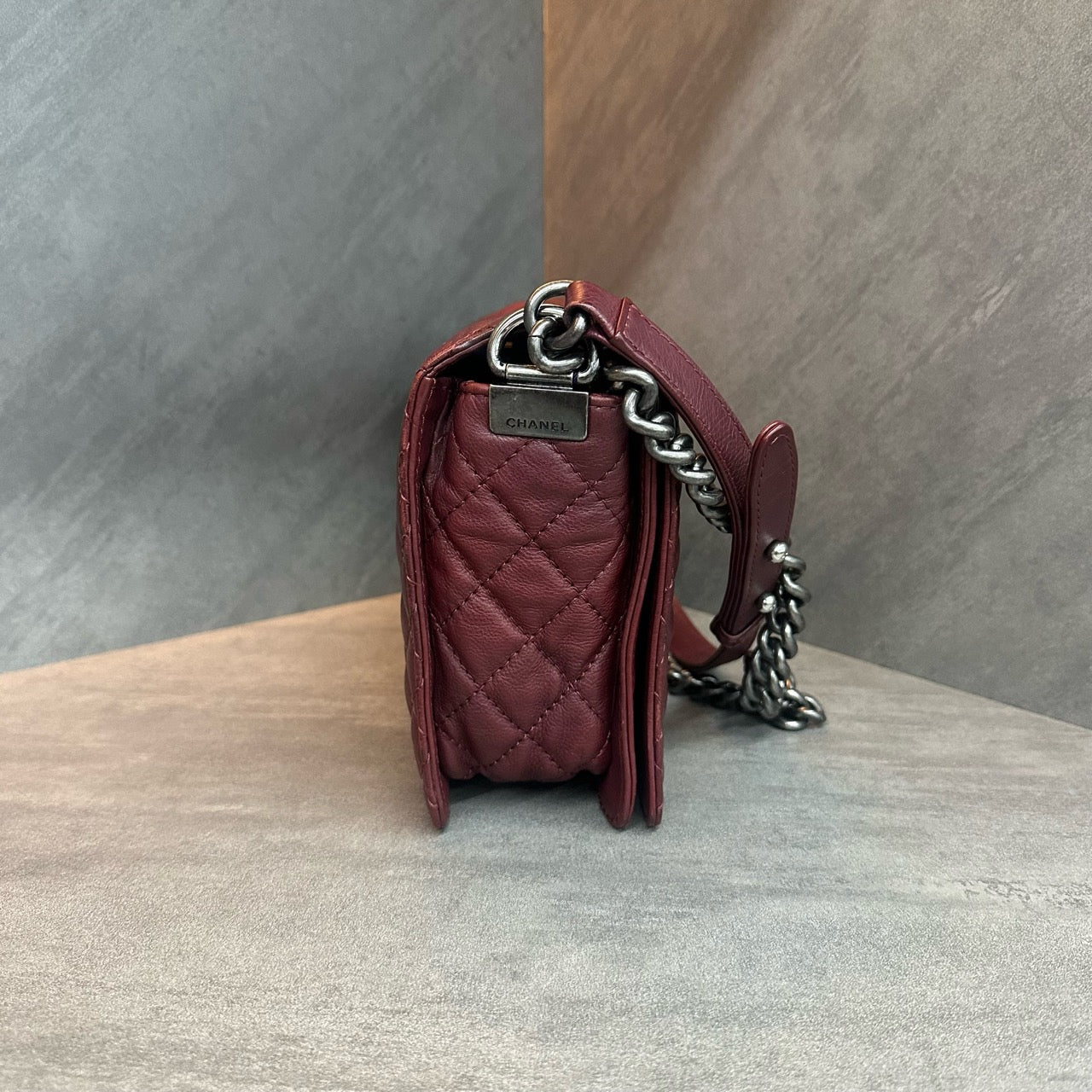 Chanel leboy &nbsp;cowhide vintage soft box middle-large size red