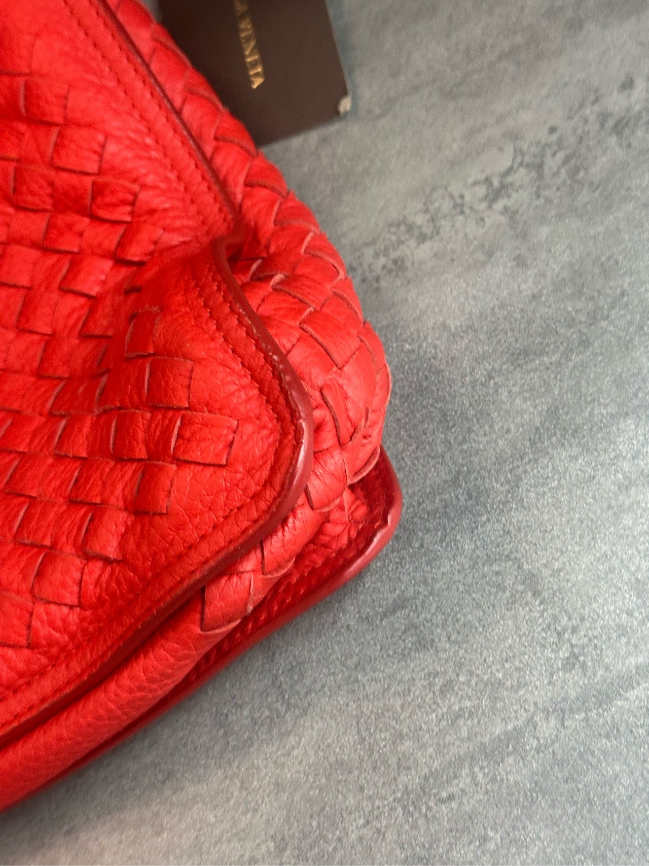 Bottega Veneta woven bag Horn-shaped handheld shoulder bag red