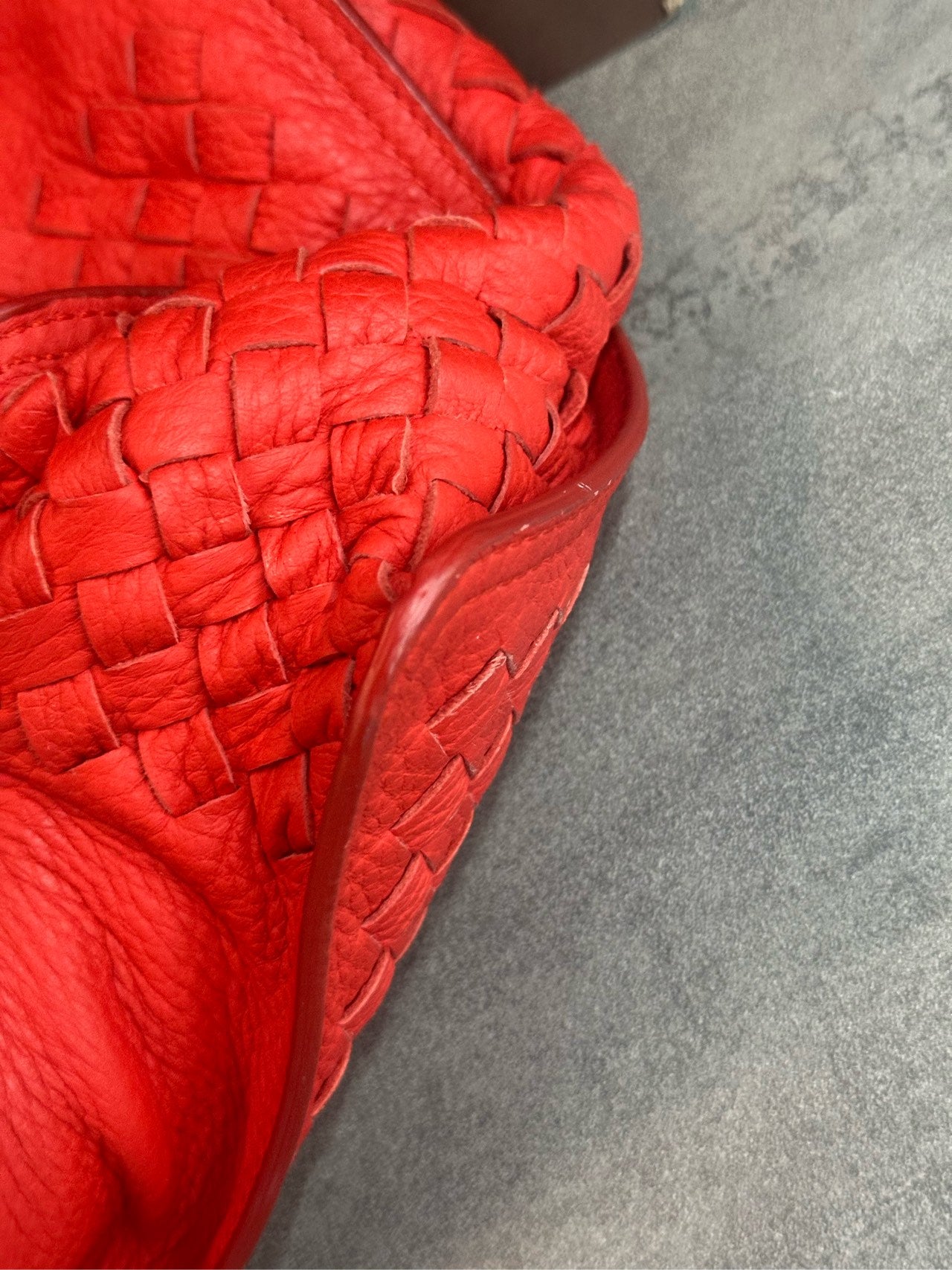 Bottega Veneta woven bag Horn-shaped handheld shoulder bag red