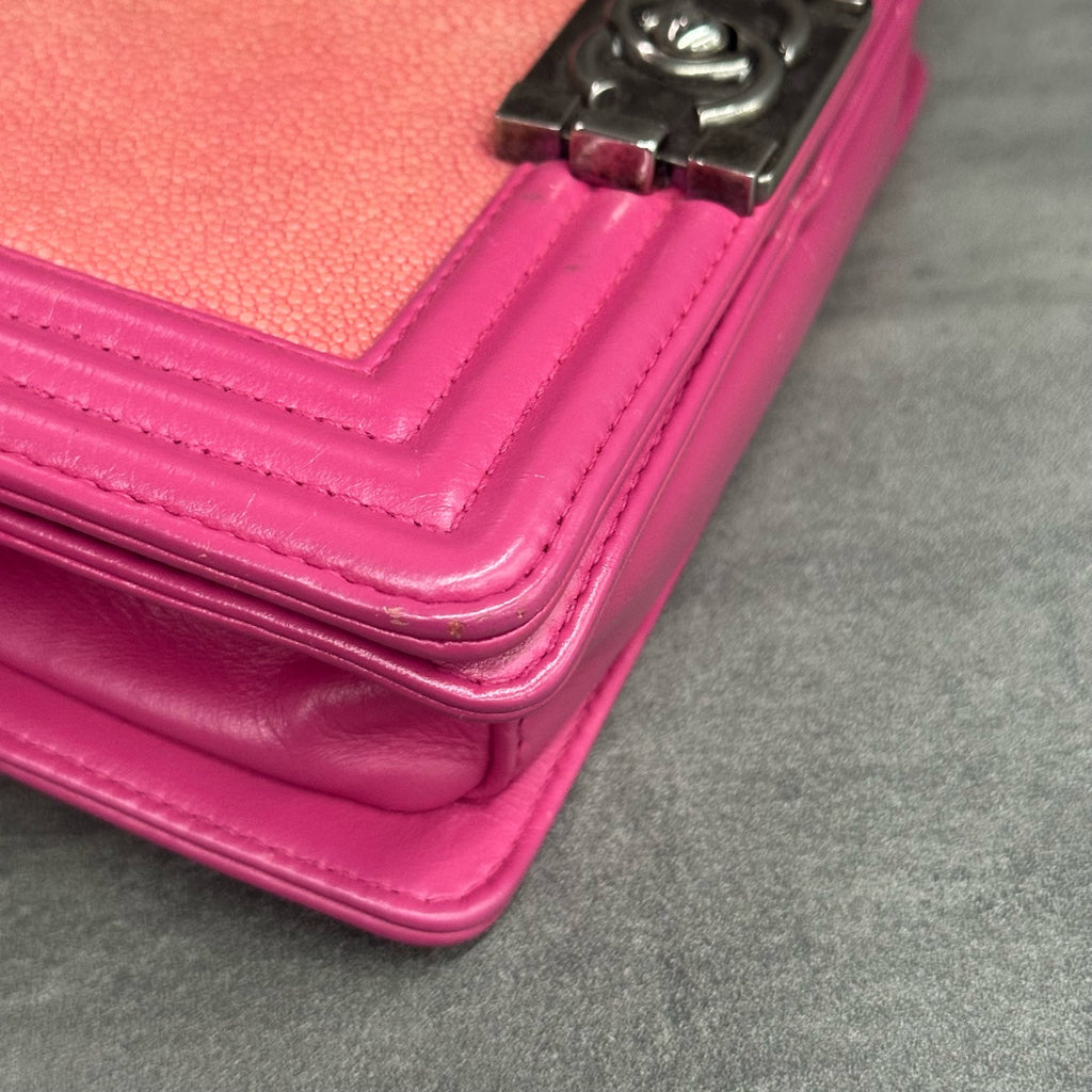 Chanel leboy fish skin small size pink