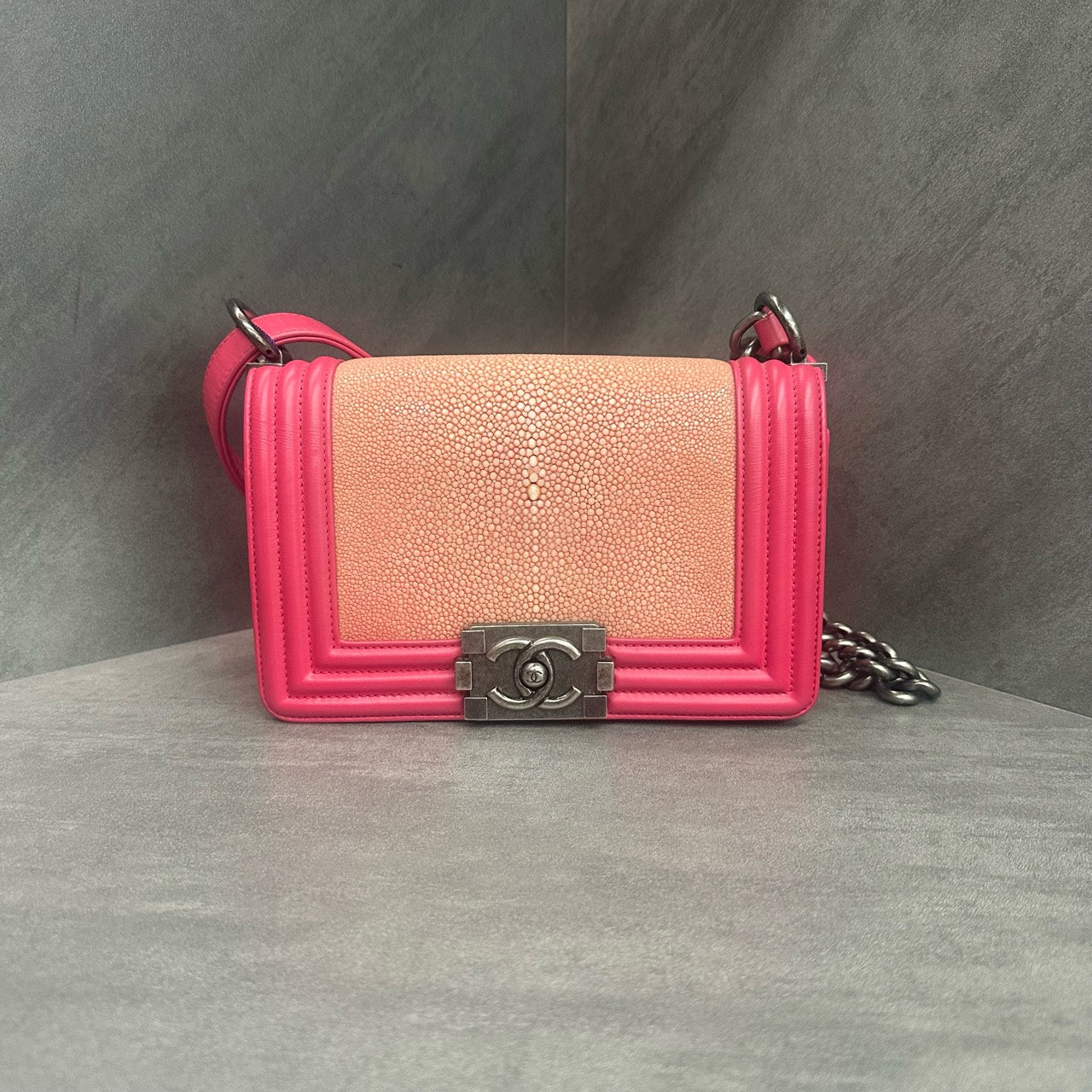Chanel leboy fish skin small size pink