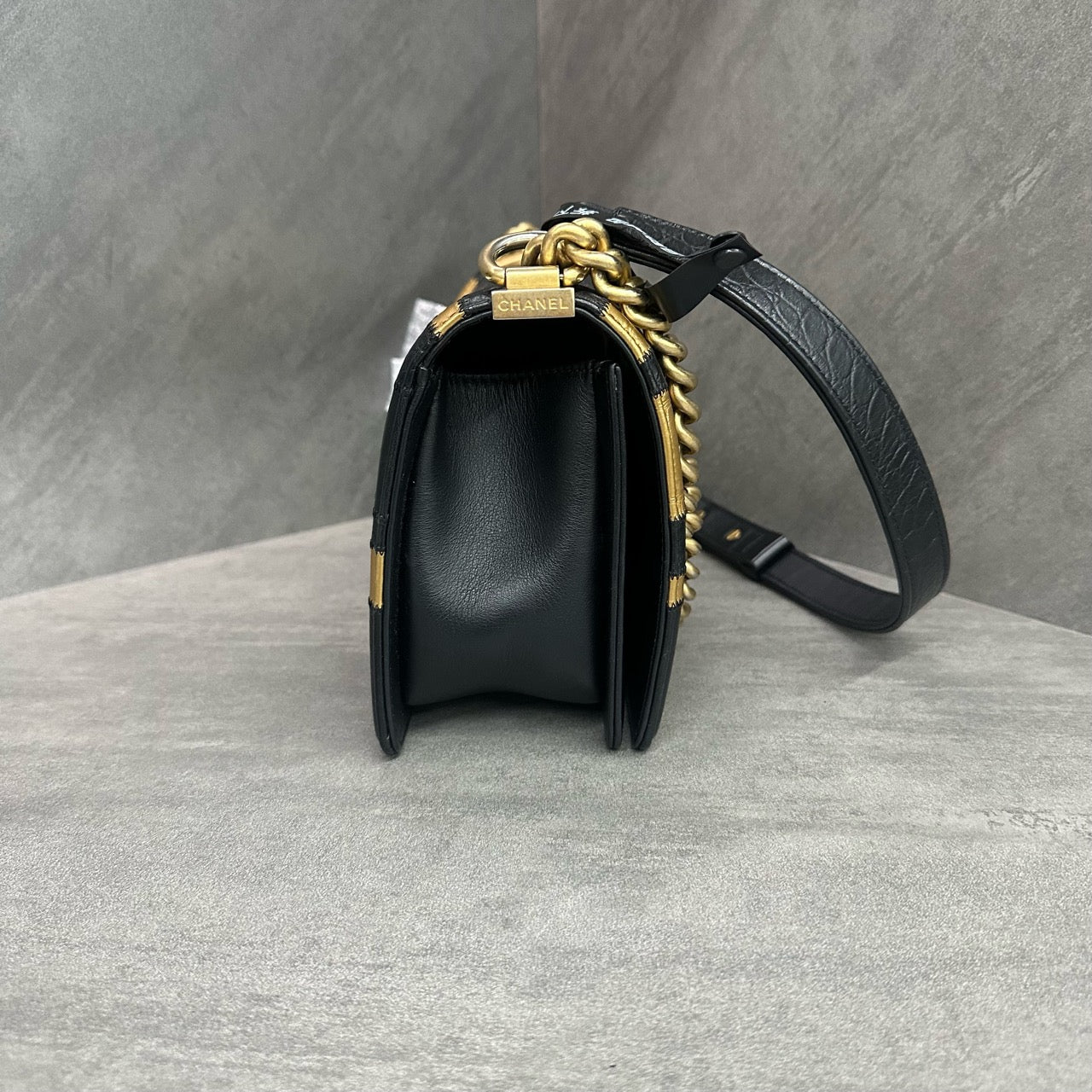 Chanel leboy Egypt series limited edition Middle size Black-Gold