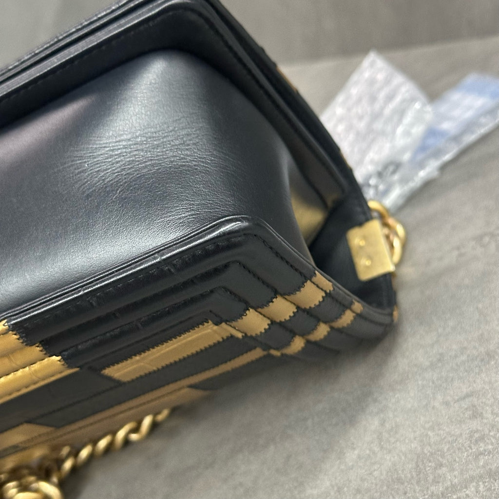 Chanel leboy Egypt series limited edition Middle size Black-Gold