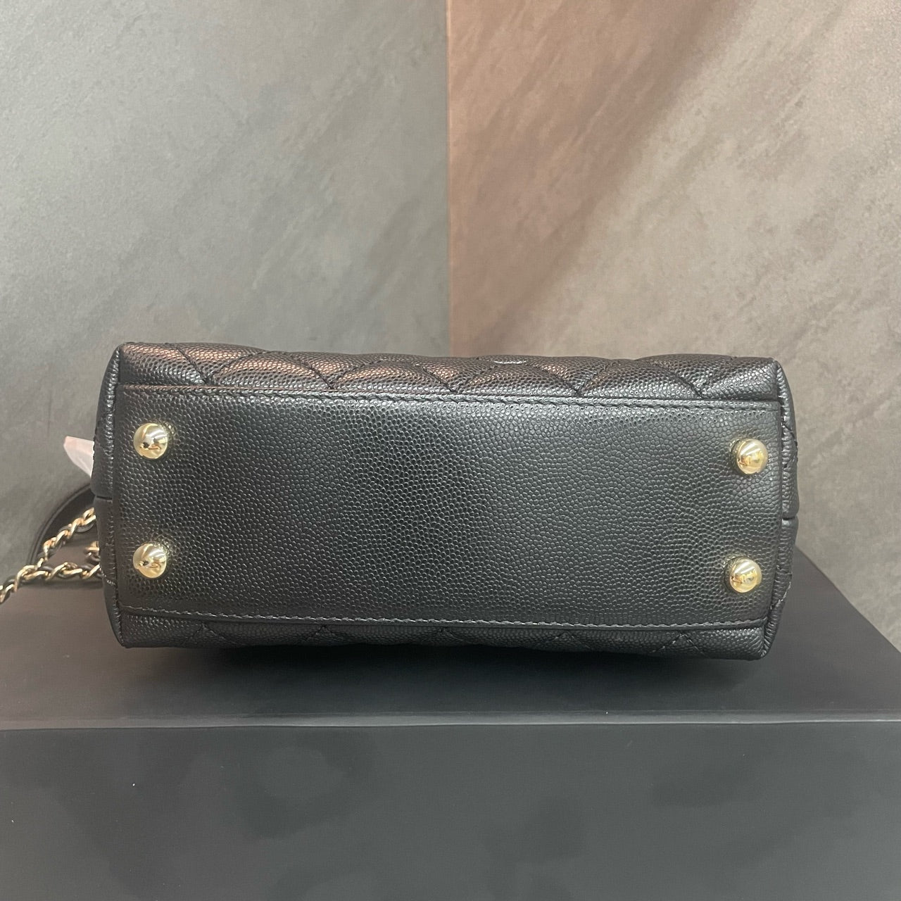 Chanel cocohandle mini lychee pattern black-gold