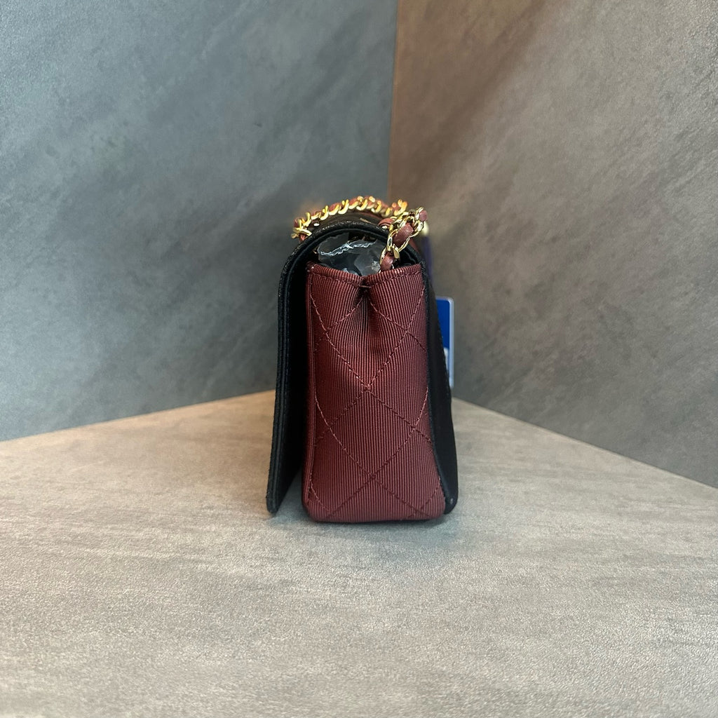 Chanel leboy Season series middle size black with red