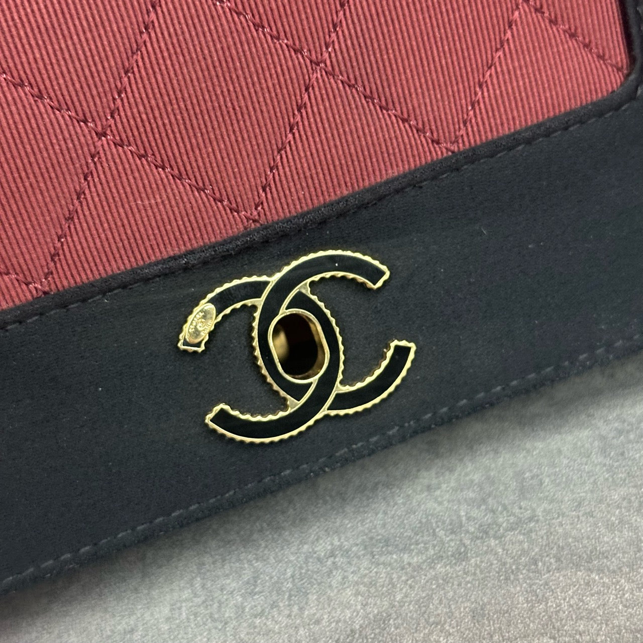 Chanel leboy Season series middle size black with red