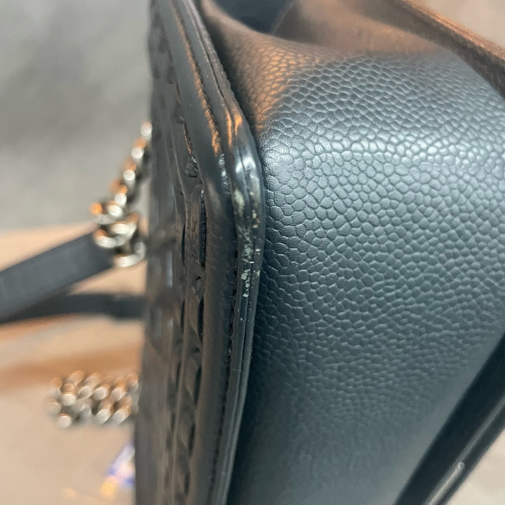 Chanel graininess cowhide middle size blakc-sliver