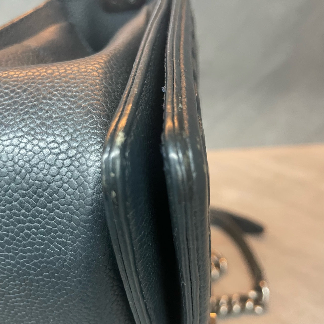 Chanel graininess cowhide middle size blakc-sliver