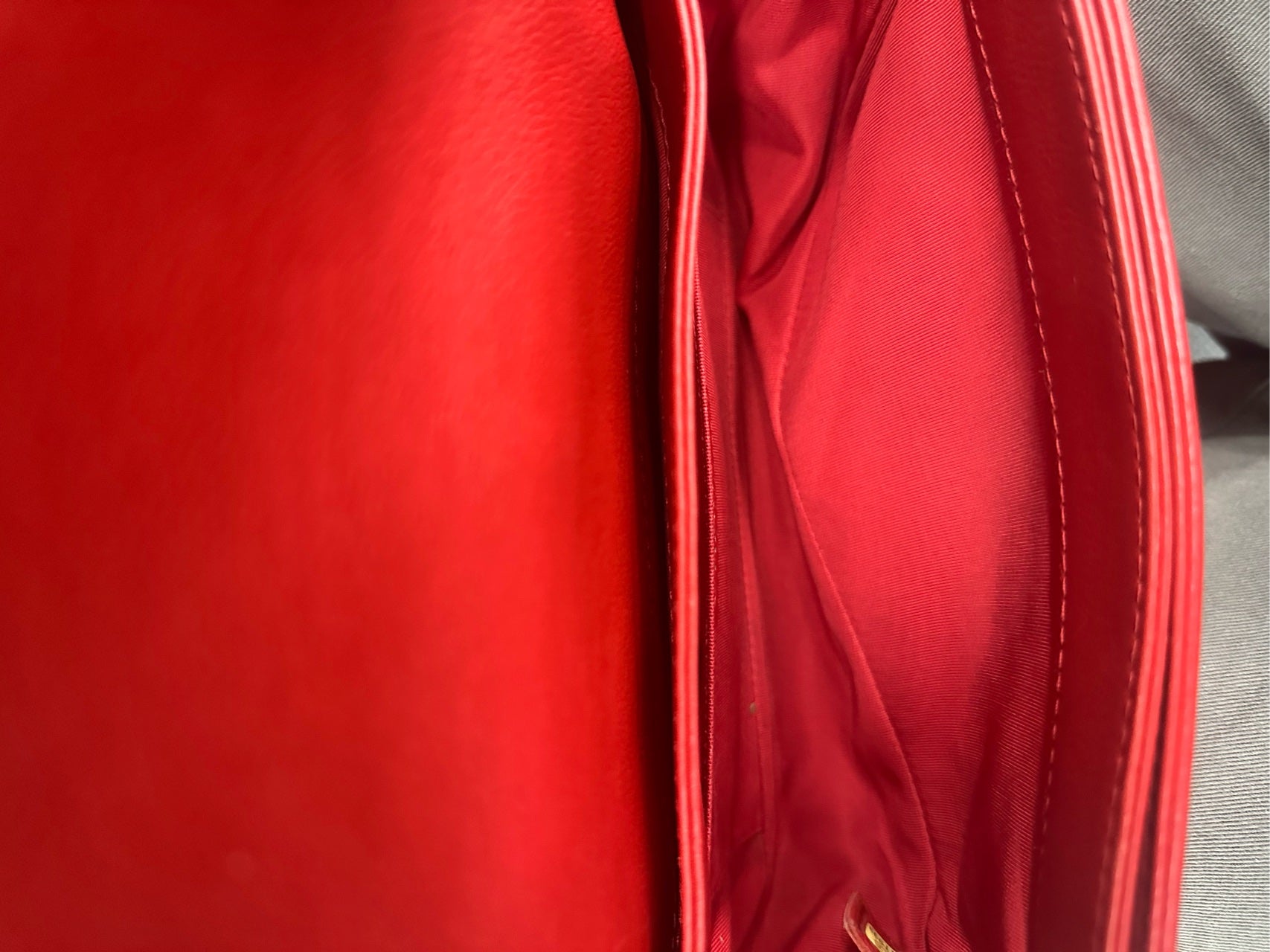 Chanel leboy cowhide soft box middle size red