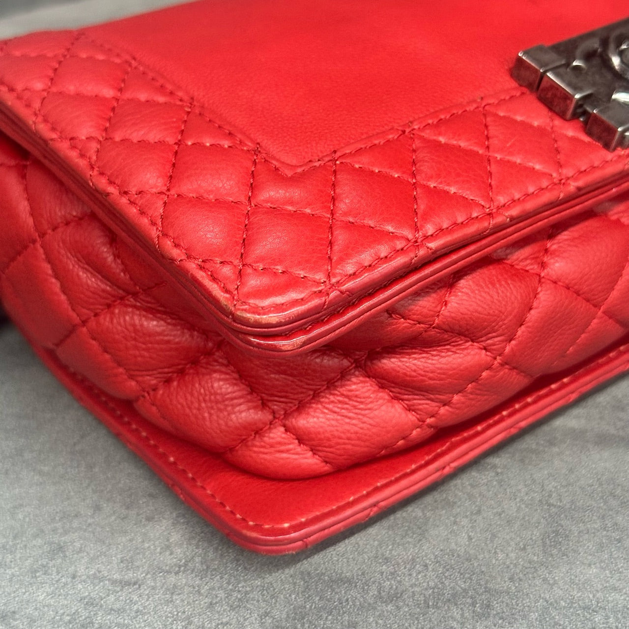 Chanel leboy cowhide soft box middle size red