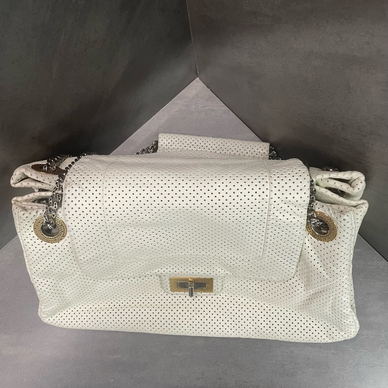 Chanel 2.55 Flap Hollowed cowhide offwhite&nbsp;