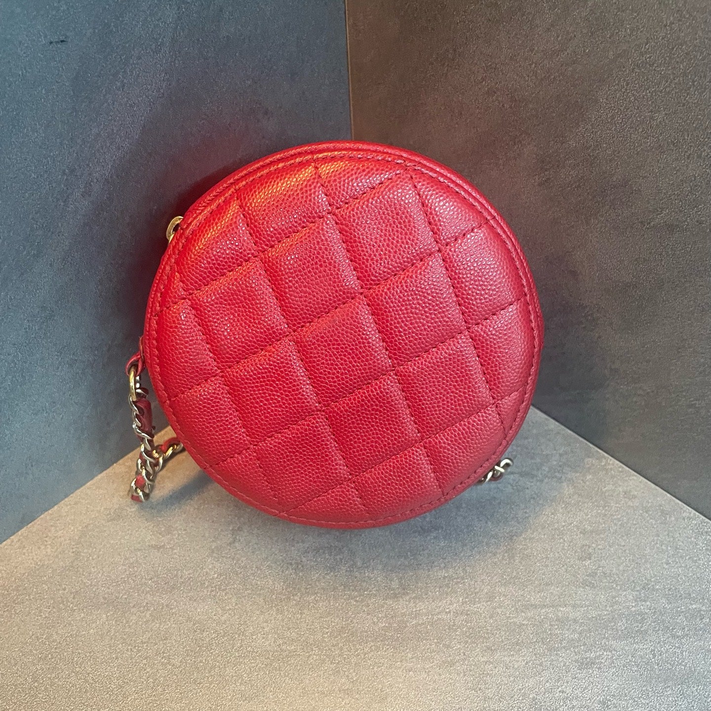 Chanel Round cake bun lychee pattern red