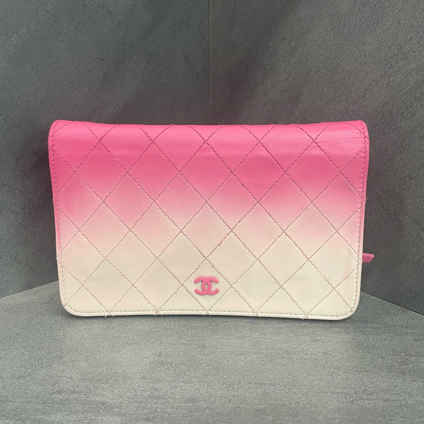 Chanel WOC Pink gradient