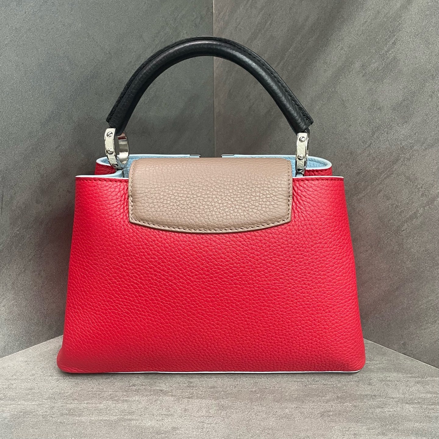 Louis Vuitton Capucines BB red