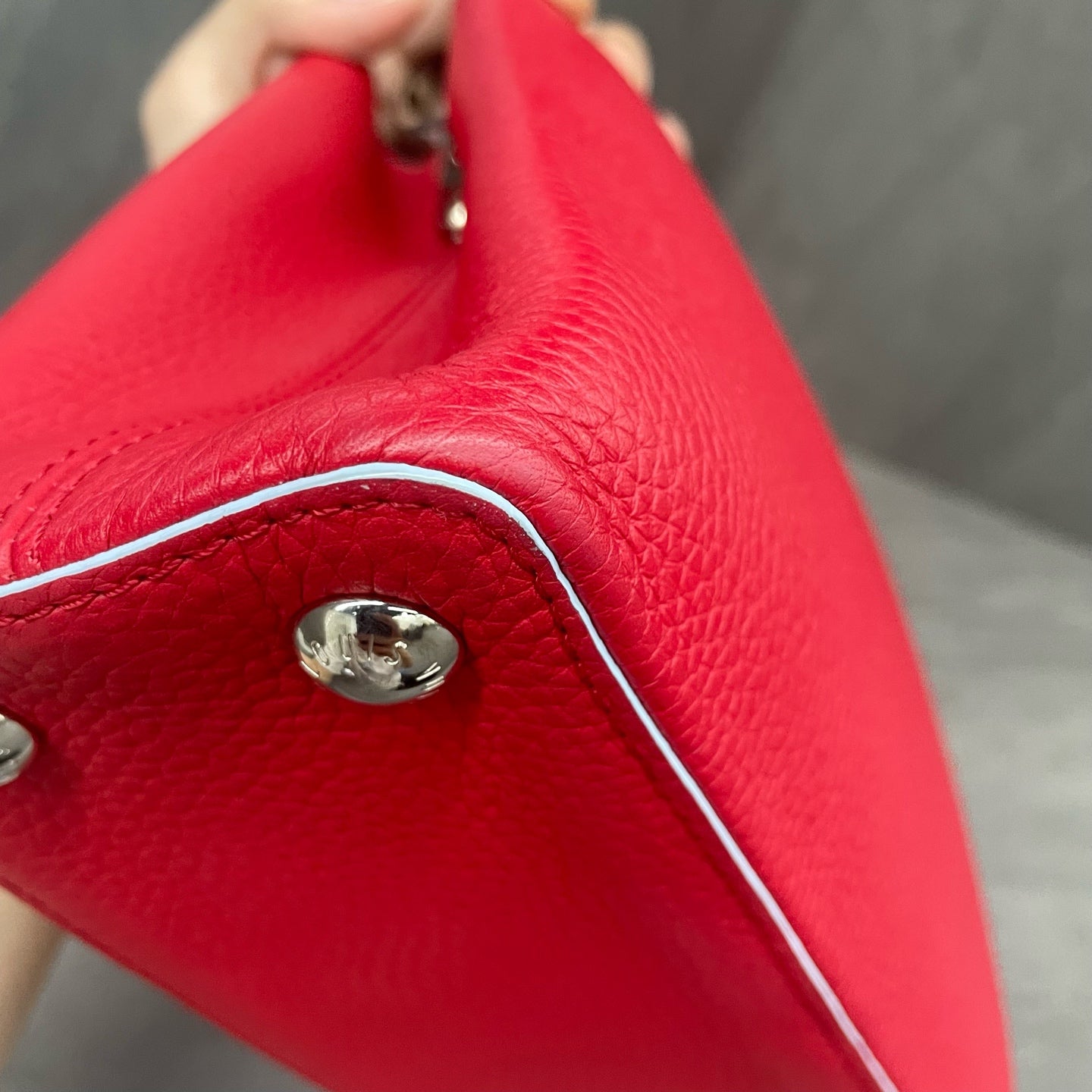 Louis Vuitton Capucines BB red