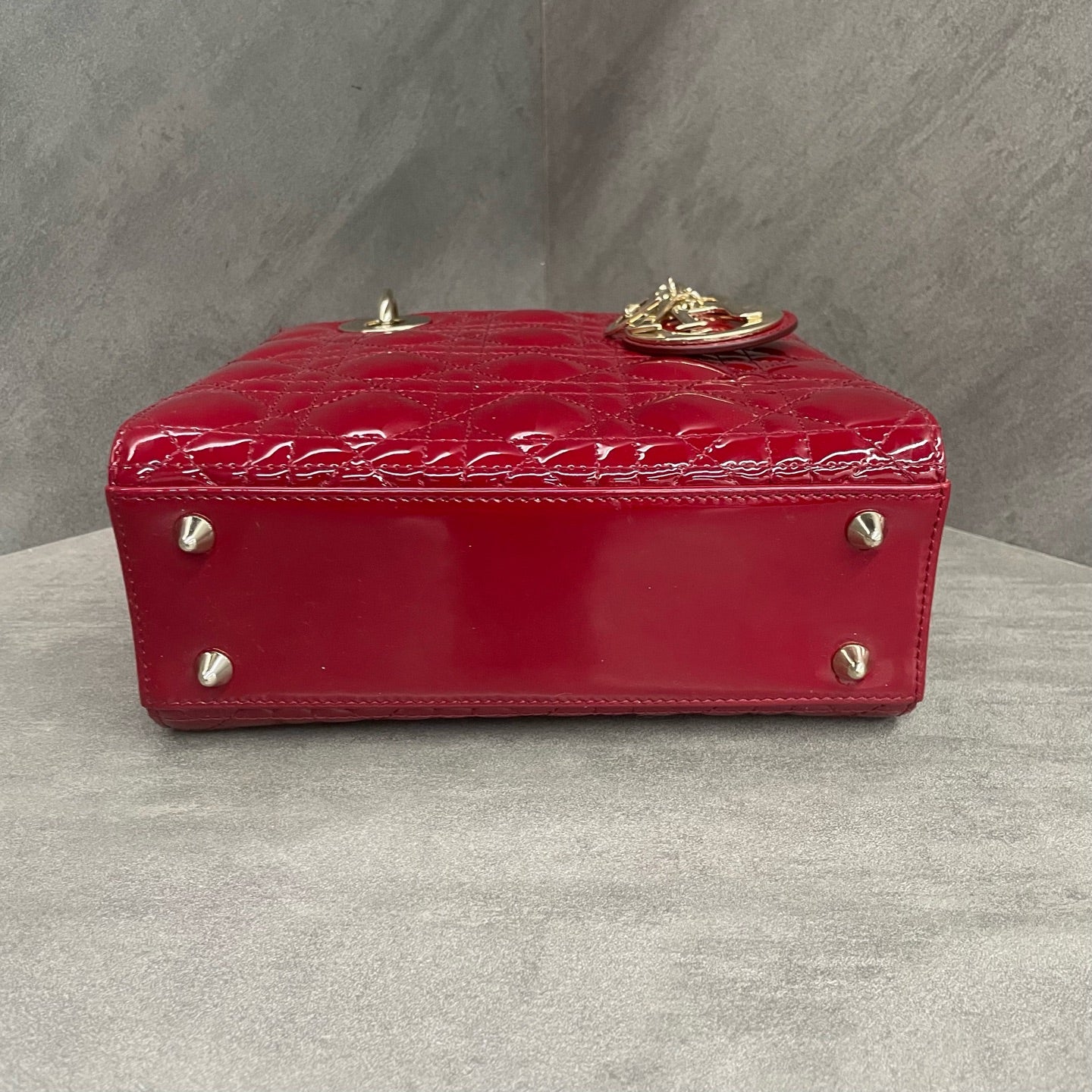 Dior Lady dior middle size patent leather Red