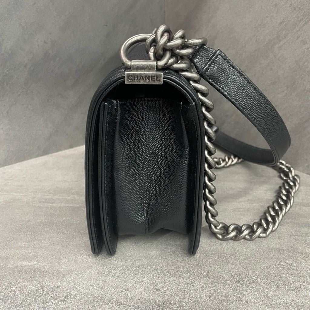 Chanel leboy lichee pattern cowhide middle size Black-Sliver
