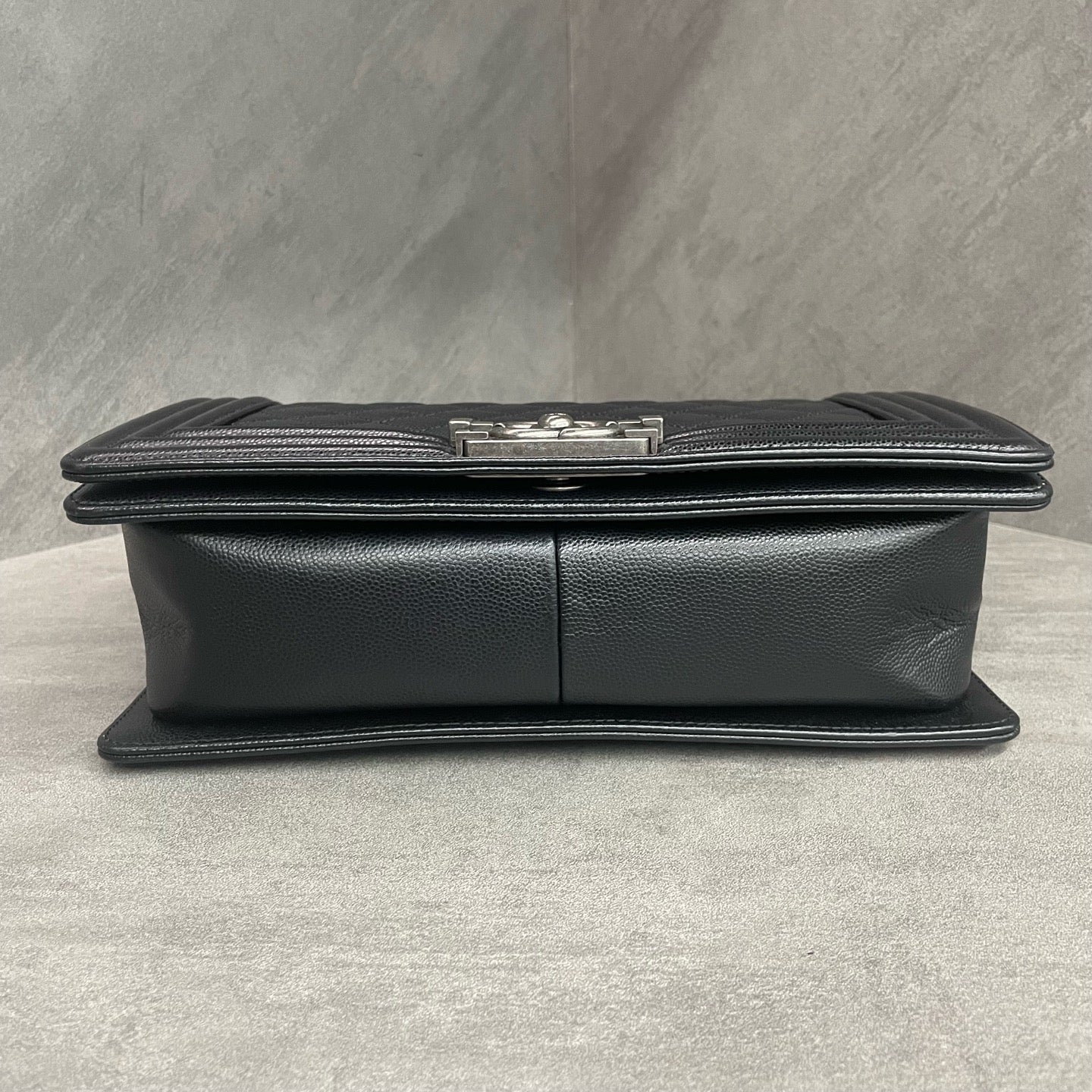 Chanel leboy lichee pattern cowhide middle size Black-Sliver