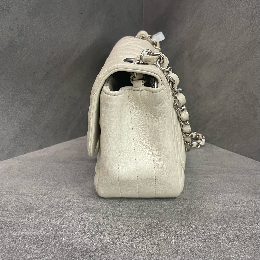 Chanel Classic Flap mini suqare “V”pattern sheepskin offwhite