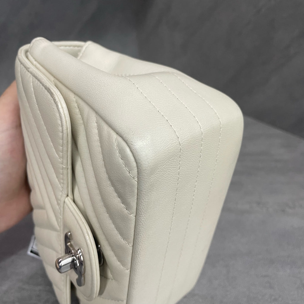 Chanel Classic Flap mini suqare “V”pattern sheepskin offwhite