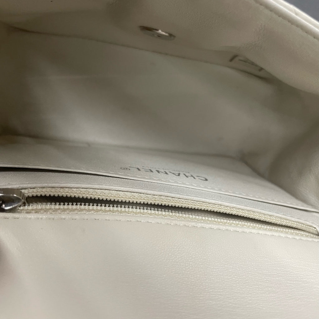 Chanel Classic Flap mini suqare “V”pattern sheepskin offwhite