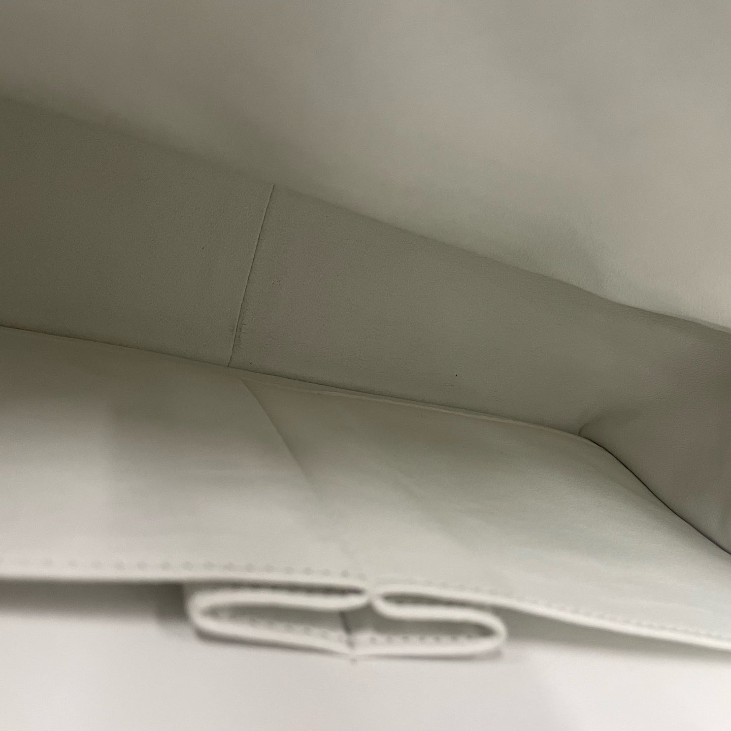 Chanel Classic Flap Lychee Pattern Jumbo White-Sliver