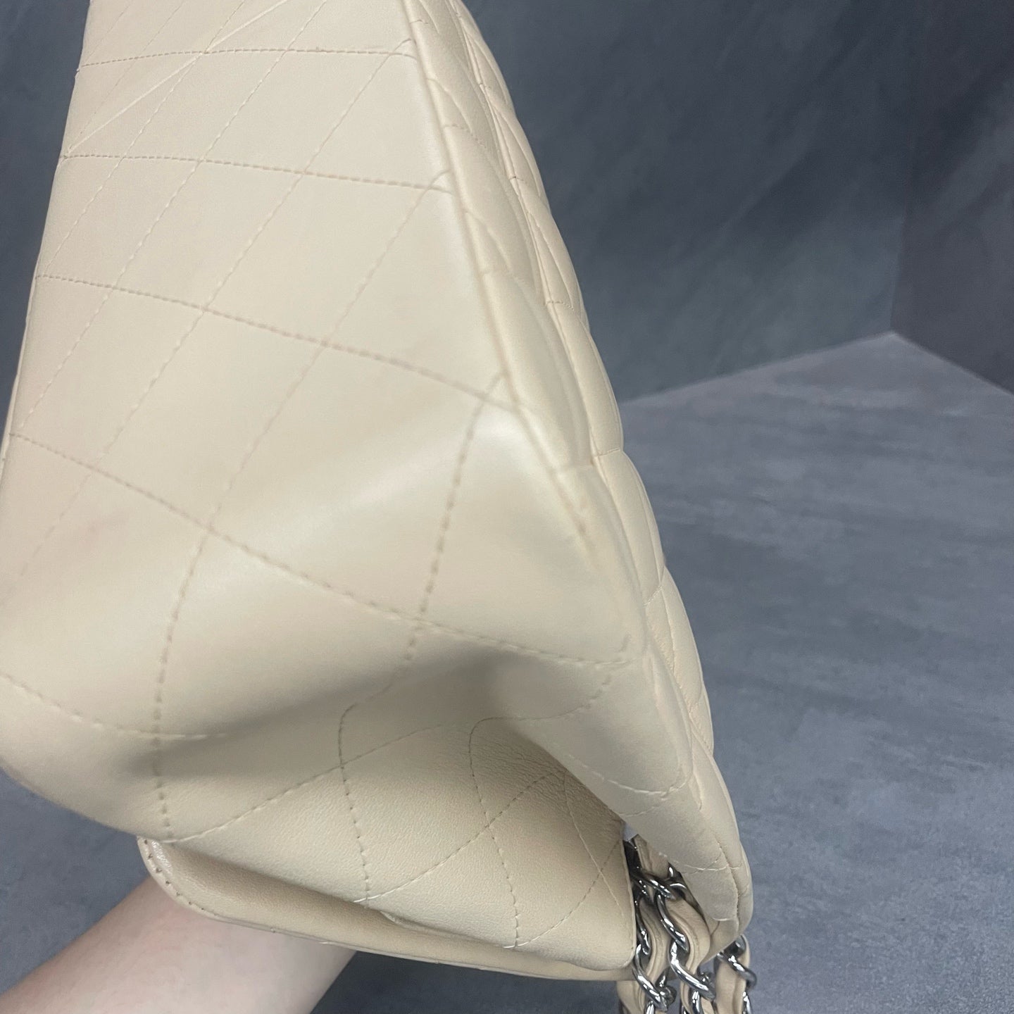 Chanel Classic Flap Jumbo sheepskin Off-white