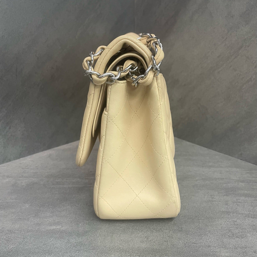 Chanel Classic Flap Jumbo sheepskin Off-white