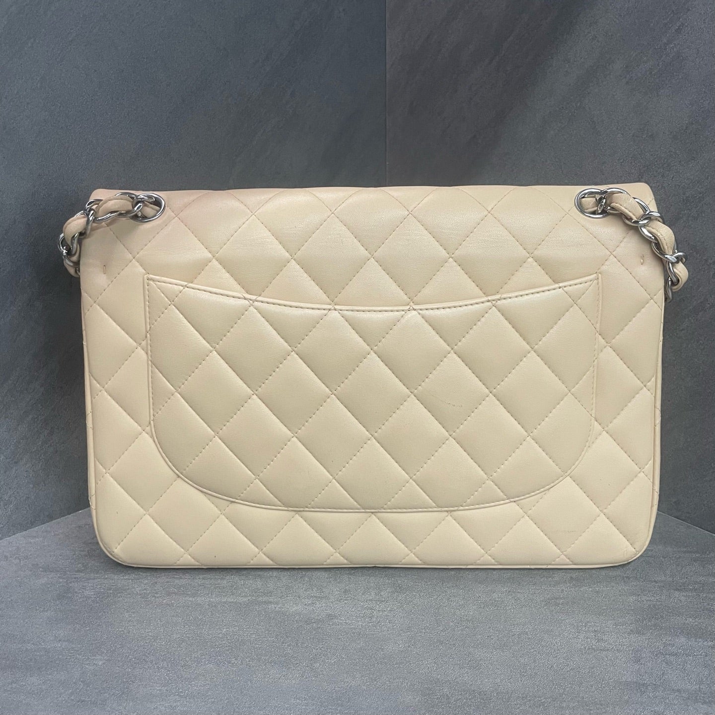 Chanel Classic Flap Jumbo sheepskin Off-white
