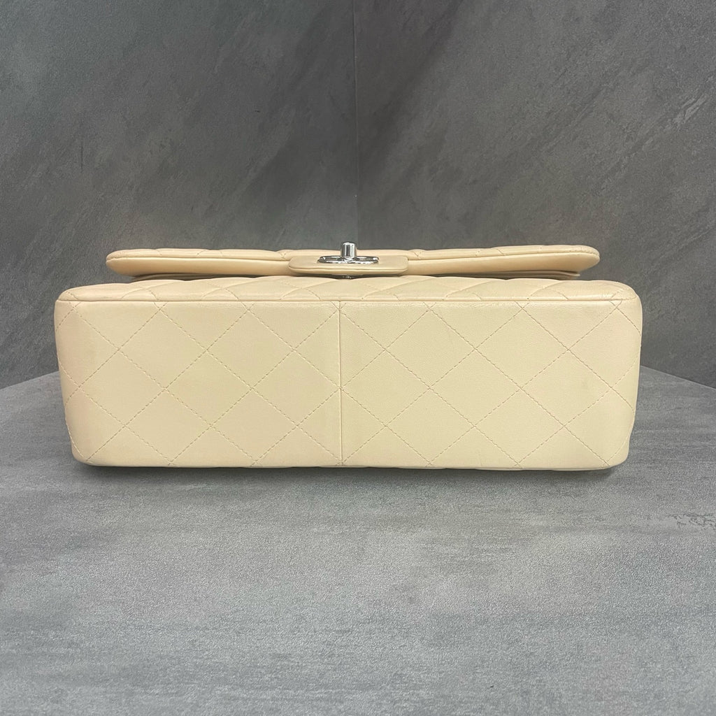 Chanel Classic Flap Jumbo sheepskin Off-white