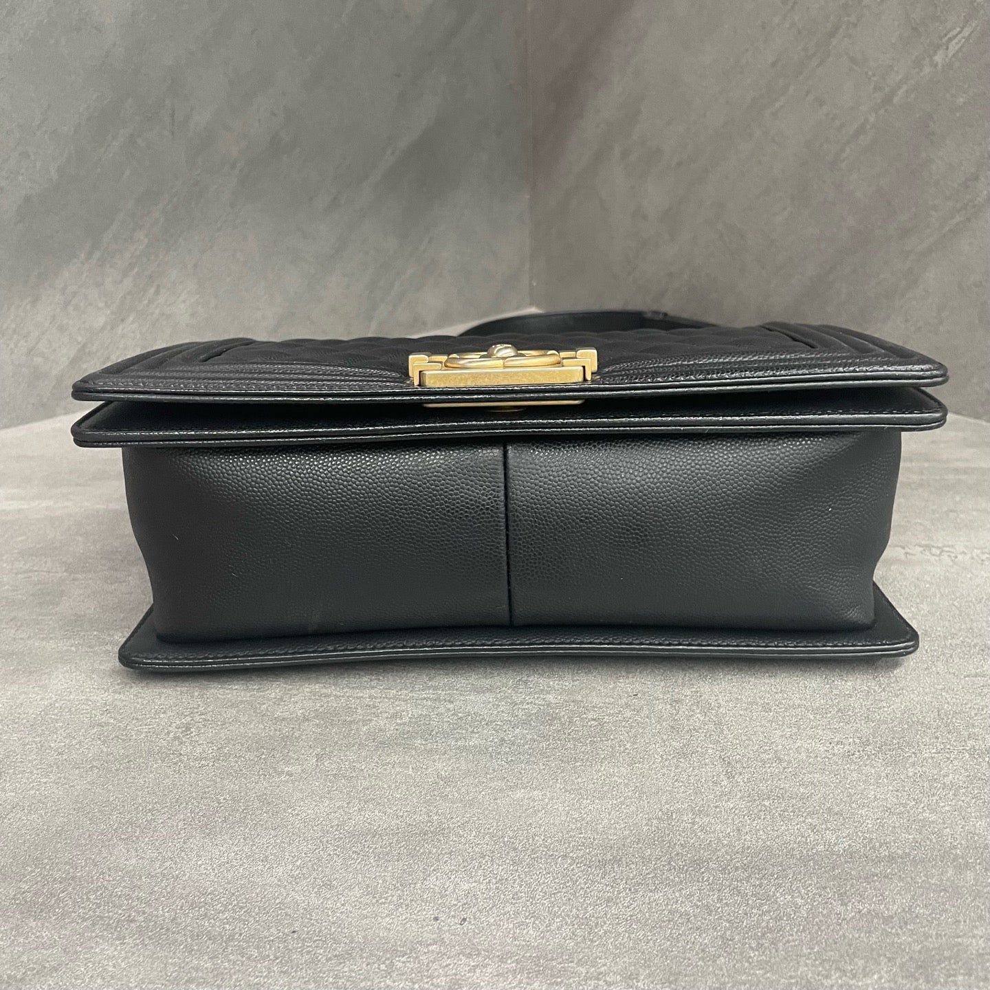 Chanel leboy lichee pattern cowhide Middle size Black-Gold