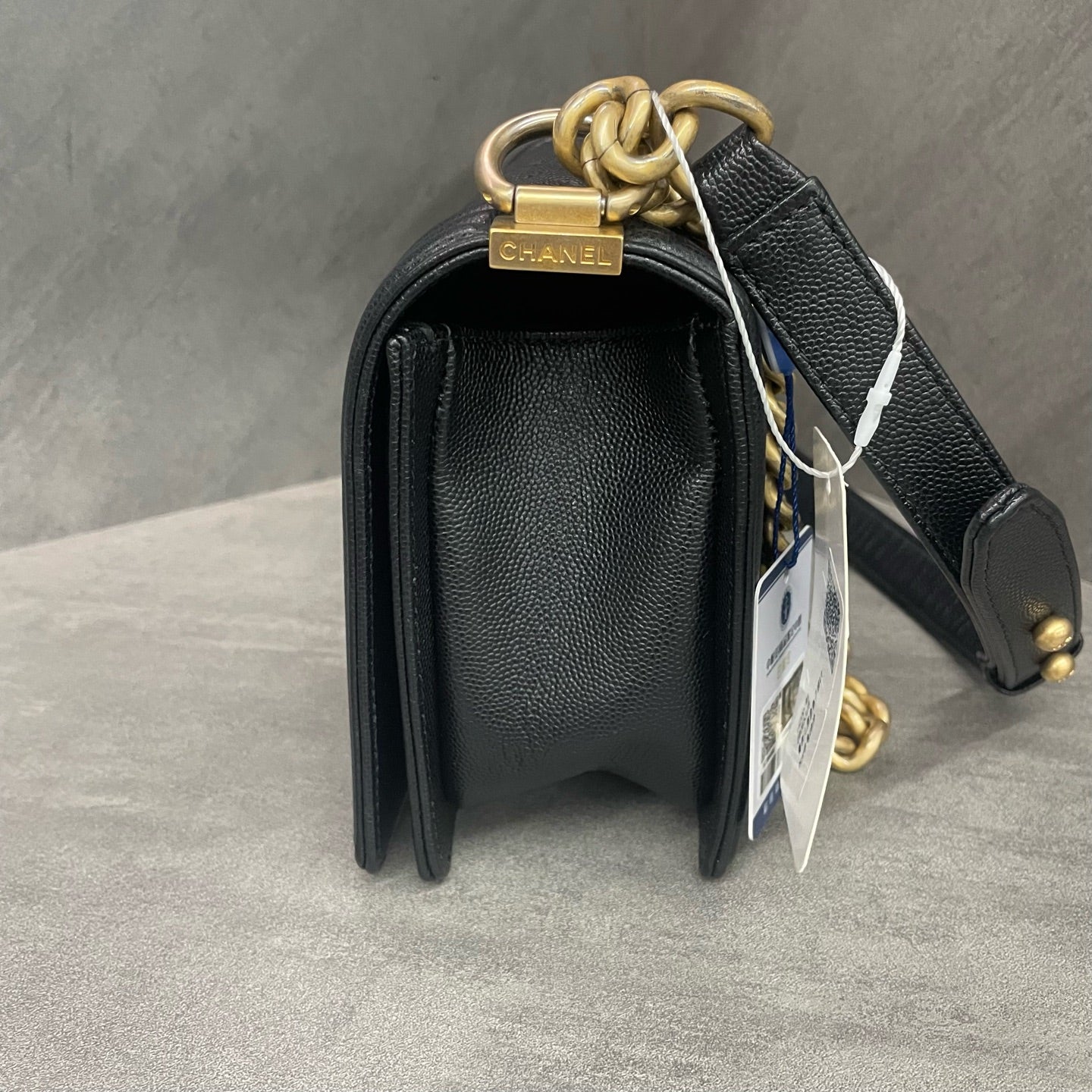 Chanel leboy lichee pattern cowhide middle size Black-Gold