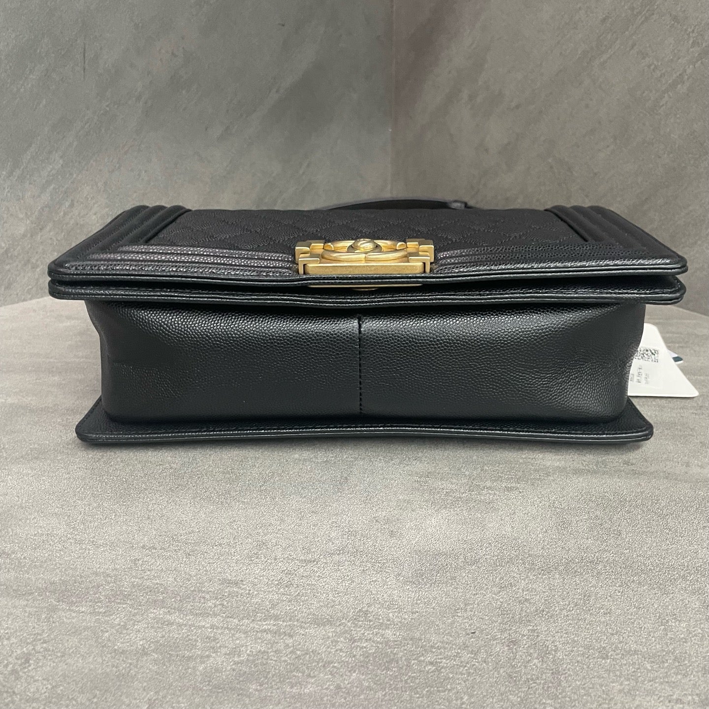 Chanel leboy lichee pattern cowhide middle size Black-Gold