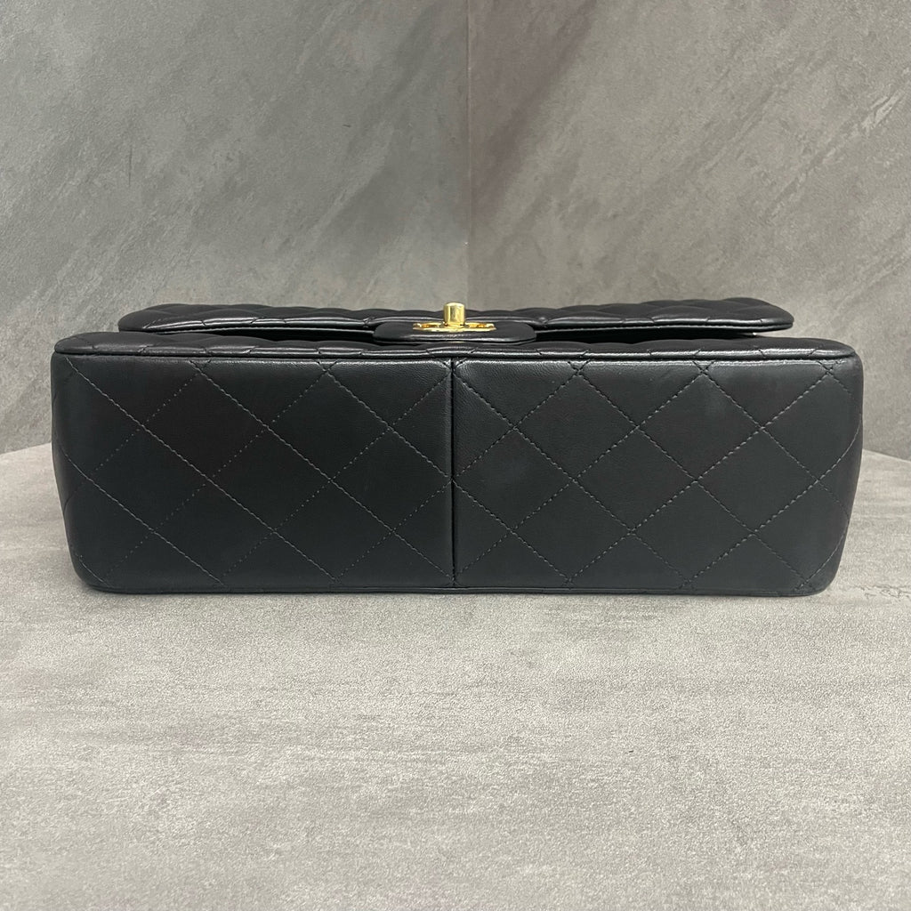 Chanel Classic Flap sheepskin Jumbo Black-Gold