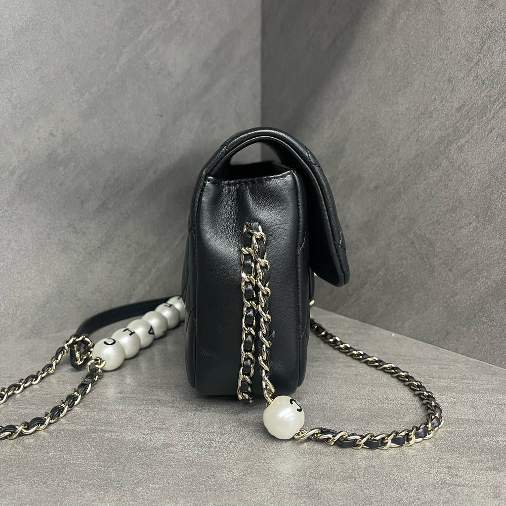 Chanel Classic Flap mini square sheepskin black-gold with Pearl chains
