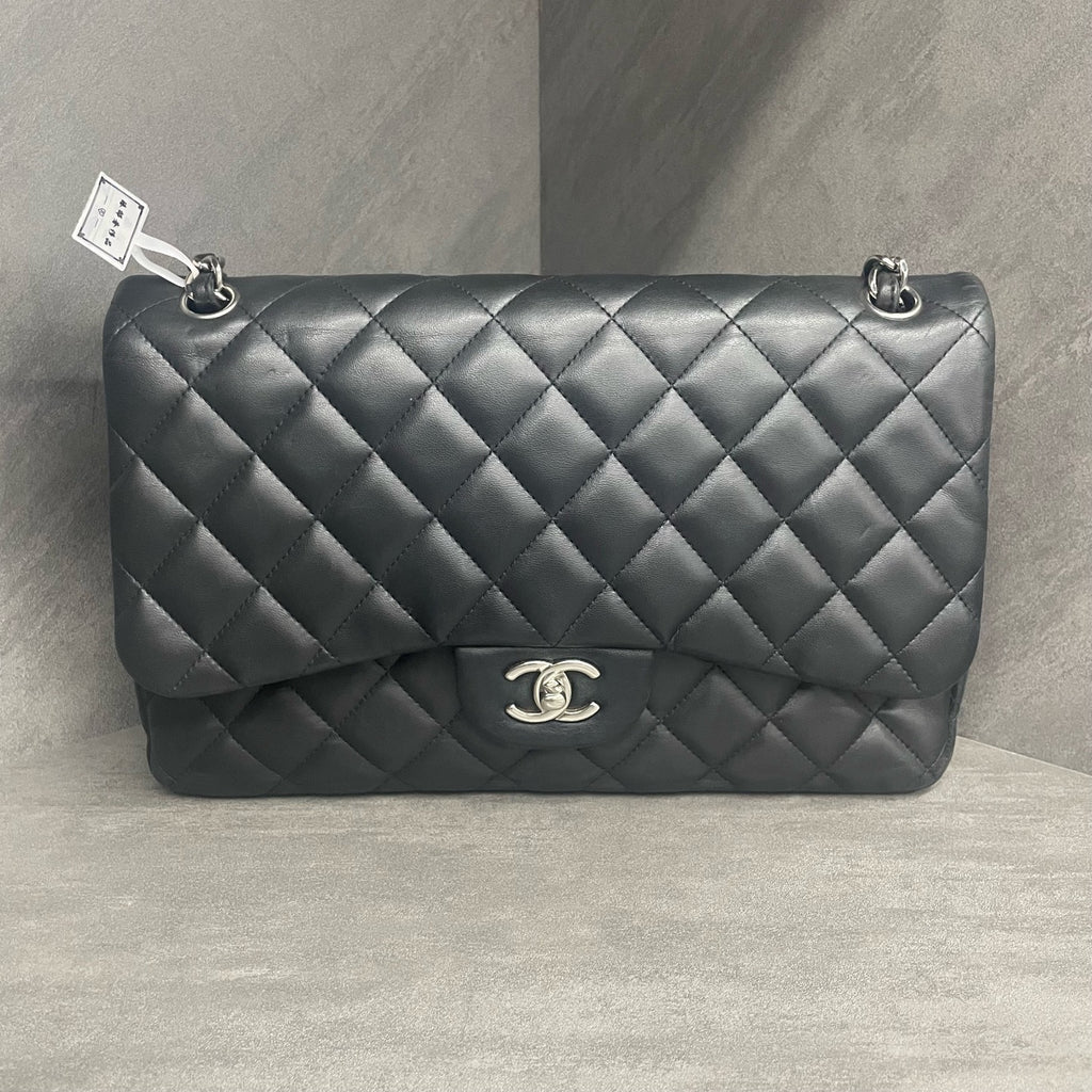 CHANEL Classic Flap JUMBO Lambskin Black-Golden