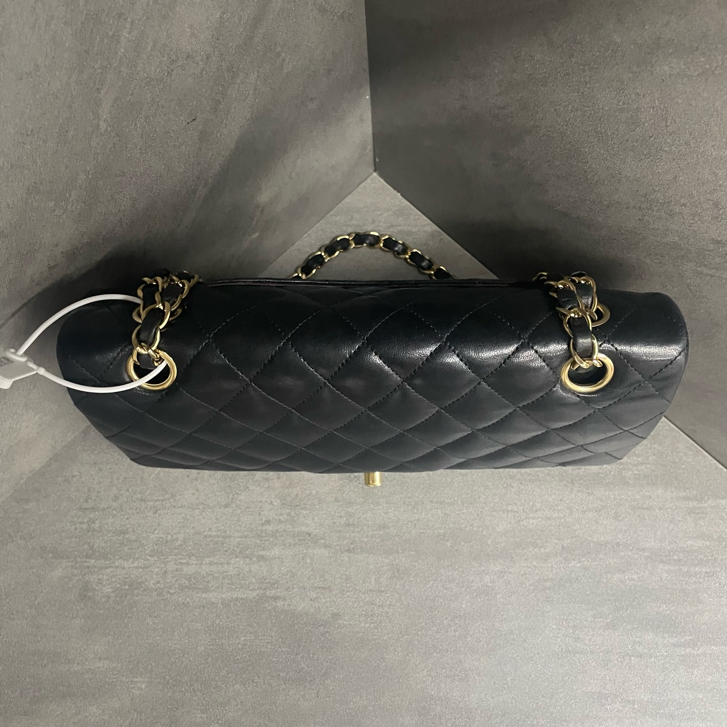 Chanel Classic Flap sheepskin middle size Black-Gold