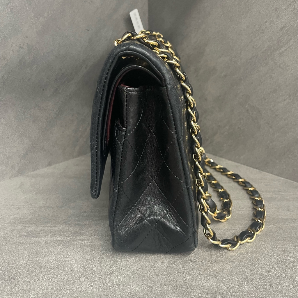 Chanel Classic Flap sheepskin middle size Black-Gold