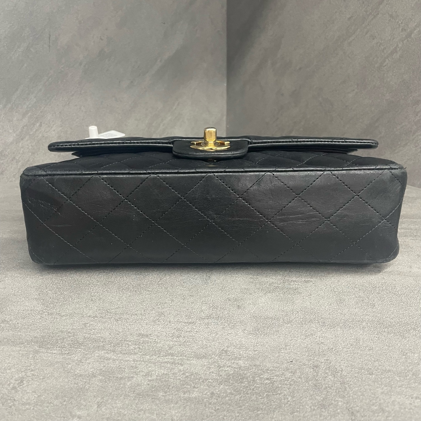 Chanel Classic Flap sheepskin middle size Black-Gold