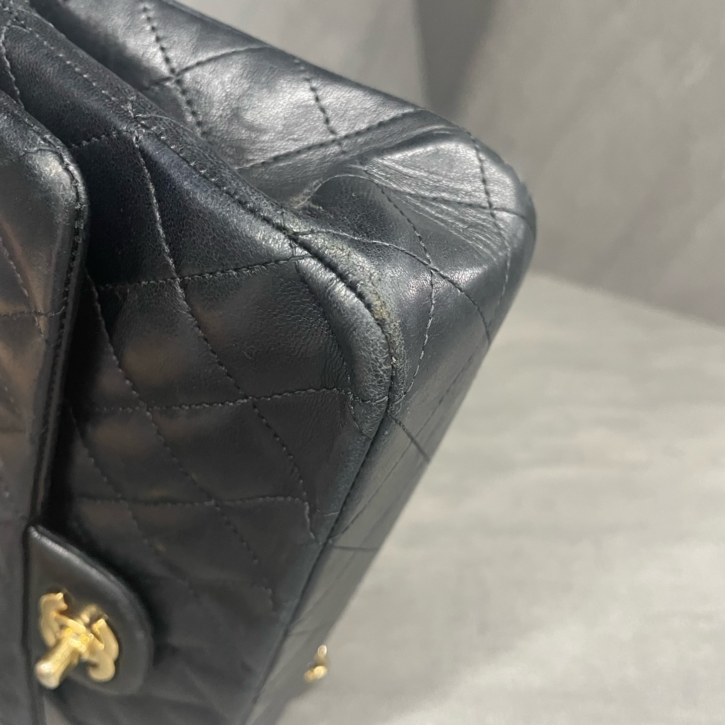 Chanel Classic Flap sheepskin middle size Black-Gold