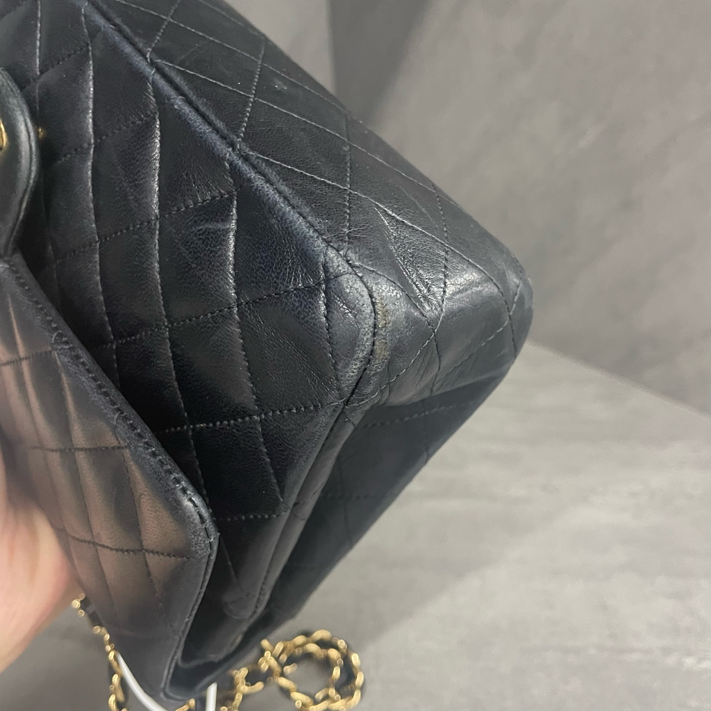 Chanel Classic Flap sheepskin middle size Black-Gold