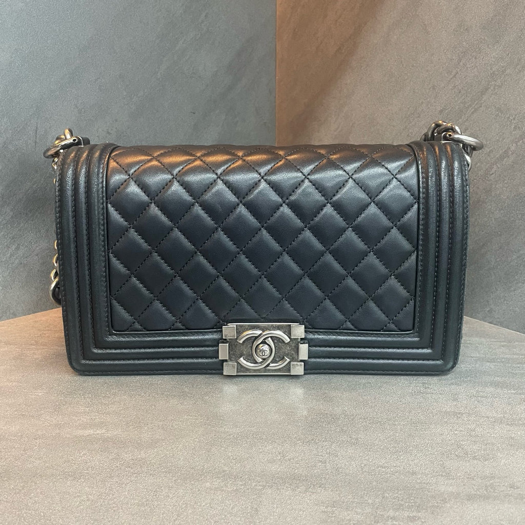 Chanel leboy sheepskin &nbsp;middle size black sliver